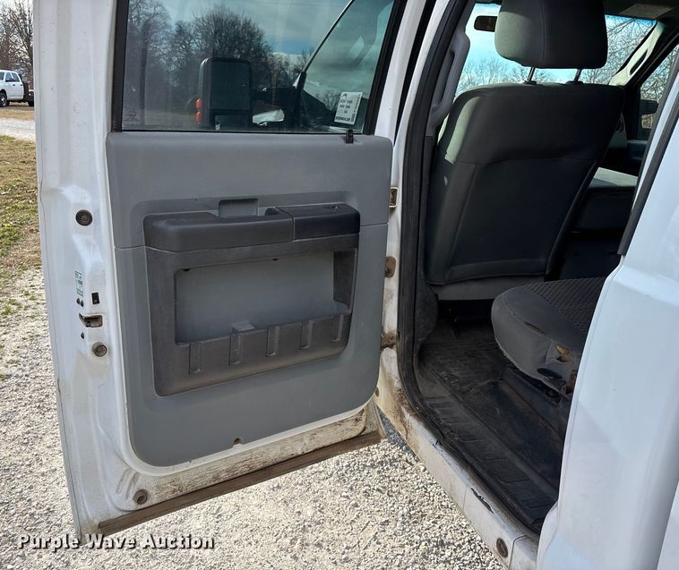 image for item FG0022 2012 Ford F350 Super Duty Crew Cab pickup truck