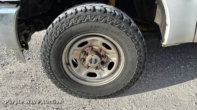 image for item FG0022 2012 Ford F350 Super Duty Crew Cab pickup truck