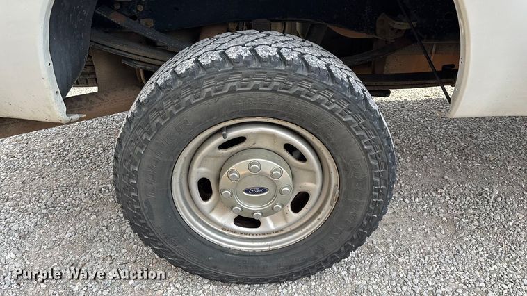 image for item FG0022 2012 Ford F350 Super Duty Crew Cab pickup truck