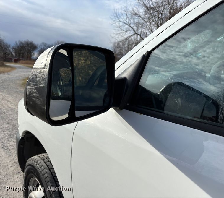 image for item FG0023 2013 RAM 3500 Crew Cab flatbed pickup truck