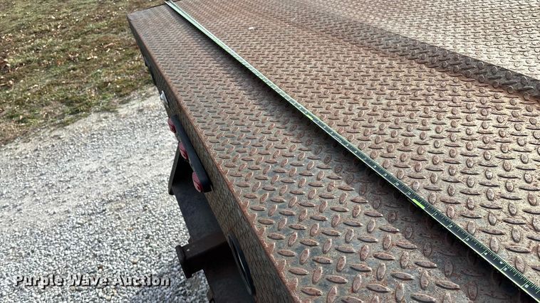 image for item FG0023 2013 RAM 3500 Crew Cab flatbed pickup truck