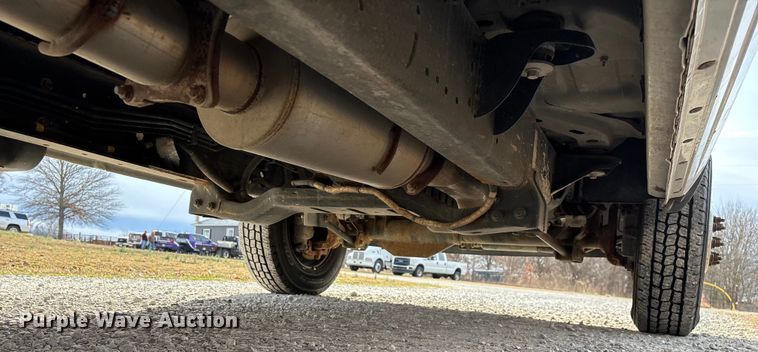 image for item FG0023 2013 RAM 3500 Crew Cab flatbed pickup truck