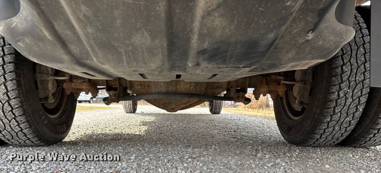 image for item FG0023 2013 RAM 3500 Crew Cab flatbed pickup truck