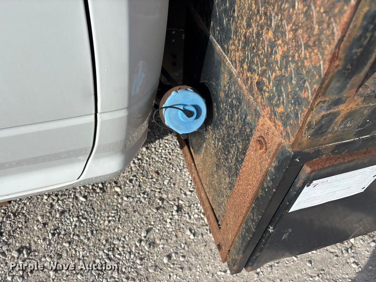 image for item FG0023 2013 RAM 3500 Crew Cab flatbed pickup truck