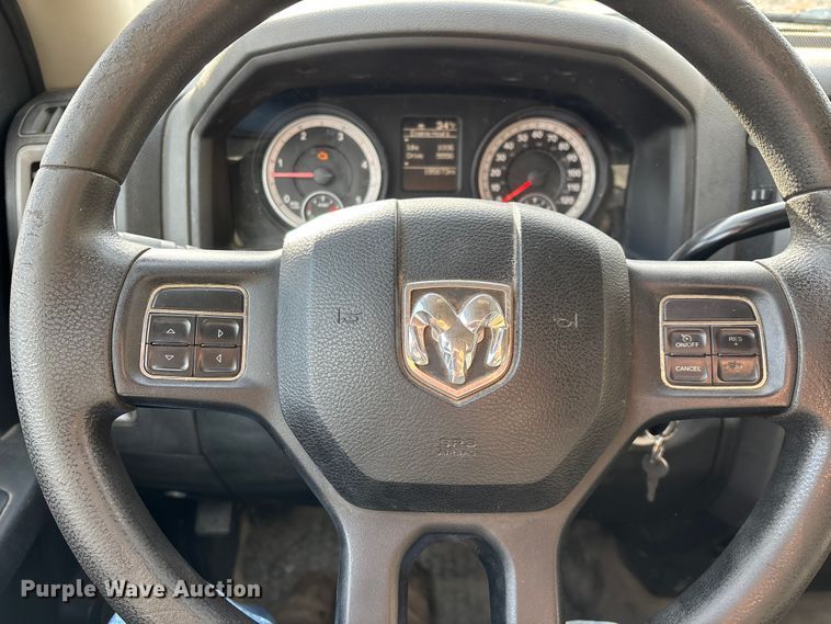 image for item FG0023 2013 RAM 3500 Crew Cab flatbed pickup truck