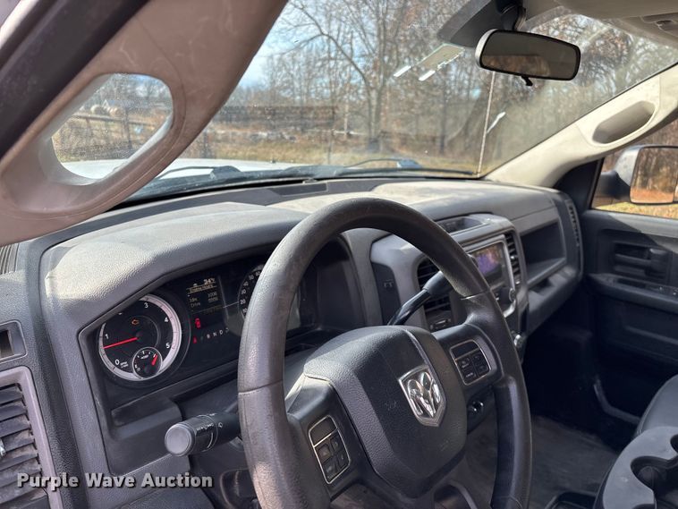 image for item FG0023 2013 RAM 3500 Crew Cab flatbed pickup truck