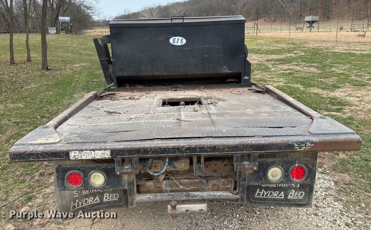 image for item FG0027 2003 Ford F350 Super Duty bale bed pickup truck