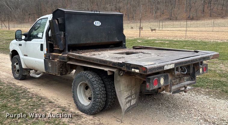 image for item FG0027 2003 Ford F350 Super Duty bale bed pickup truck