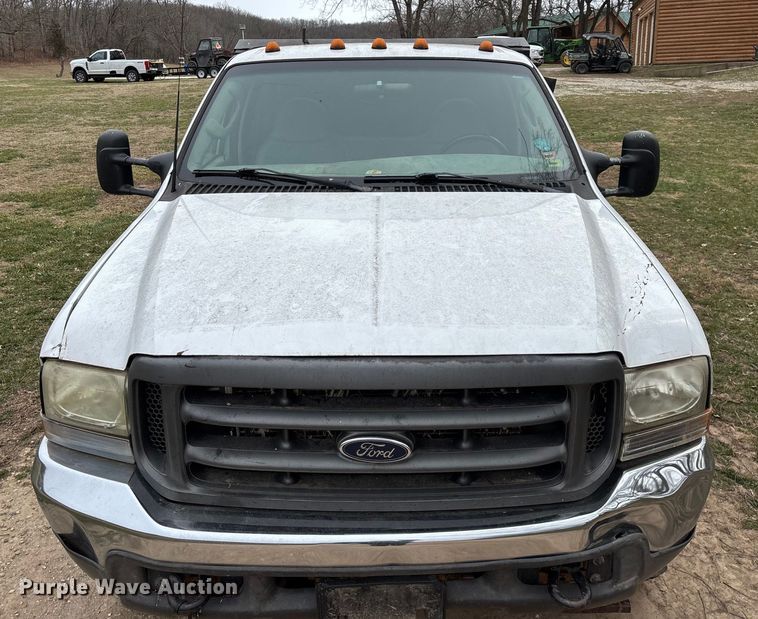 image for item FG0027 2003 Ford F350 Super Duty bale bed pickup truck