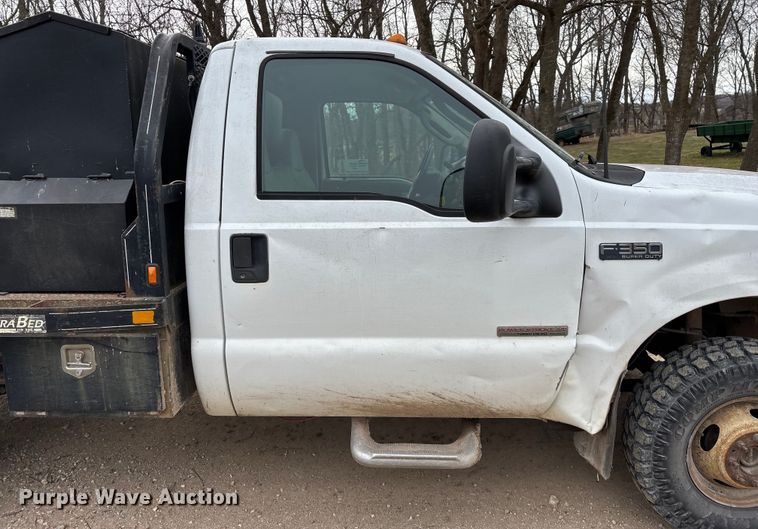 image for item FG0027 2003 Ford F350 Super Duty bale bed pickup truck