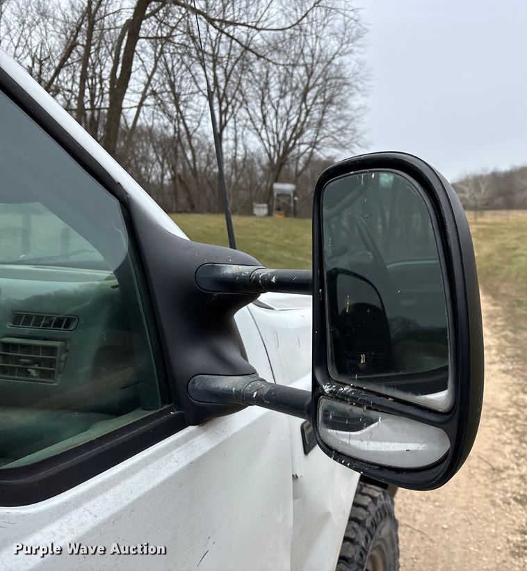 image for item FG0027 2003 Ford F350 Super Duty bale bed pickup truck