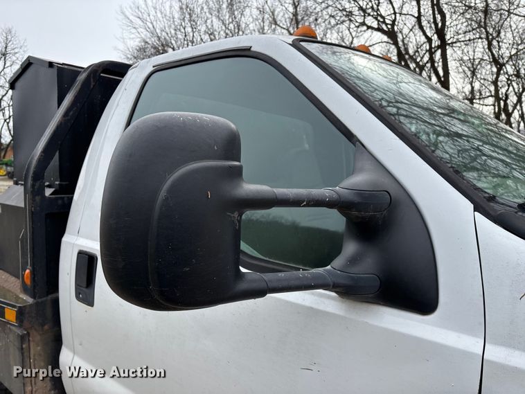 image for item FG0027 2003 Ford F350 Super Duty bale bed pickup truck