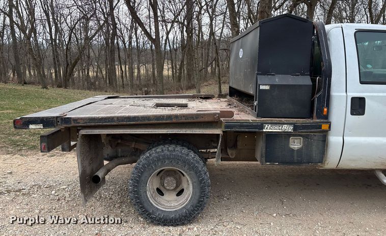 image for item FG0027 2003 Ford F350 Super Duty bale bed pickup truck