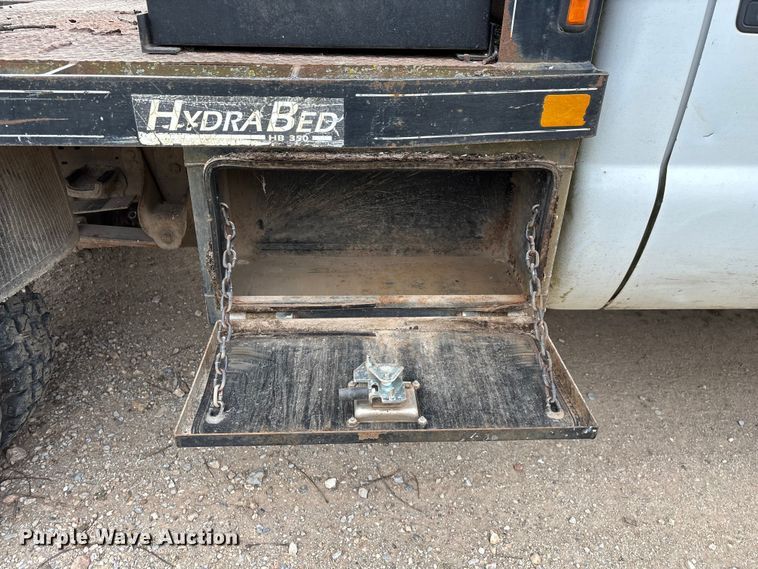 image for item FG0027 2003 Ford F350 Super Duty bale bed pickup truck