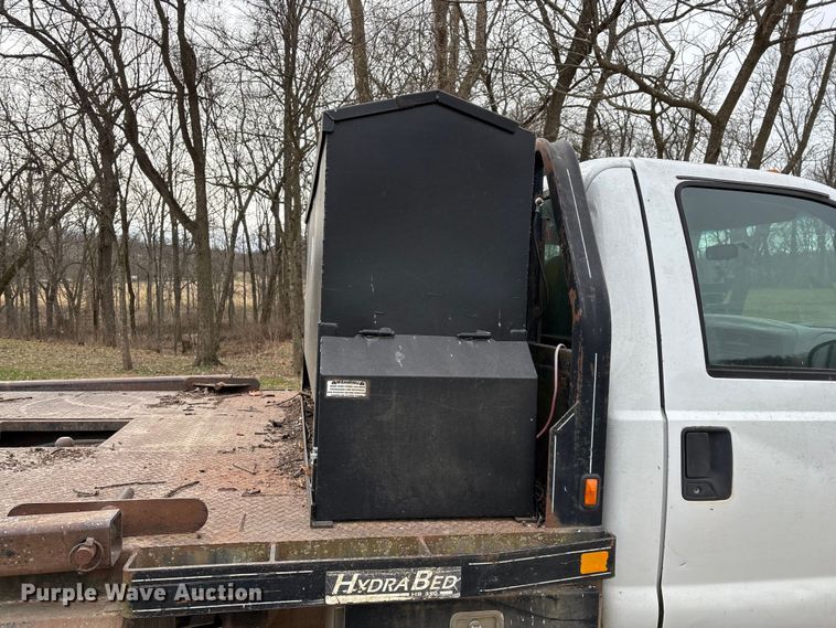 image for item FG0027 2003 Ford F350 Super Duty bale bed pickup truck