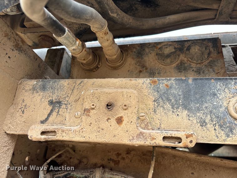 image for item FG0027 2003 Ford F350 Super Duty bale bed pickup truck