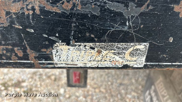 image for item FG0027 2003 Ford F350 Super Duty bale bed pickup truck