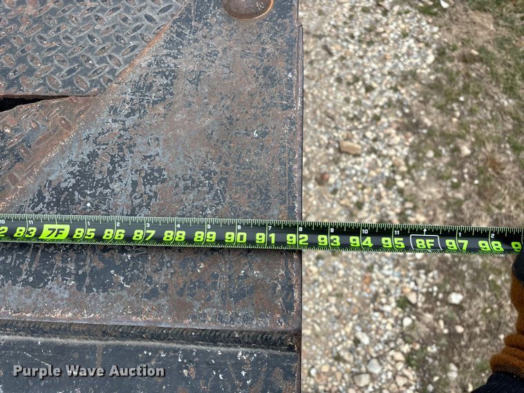 image for item FG0027 2003 Ford F350 Super Duty bale bed pickup truck