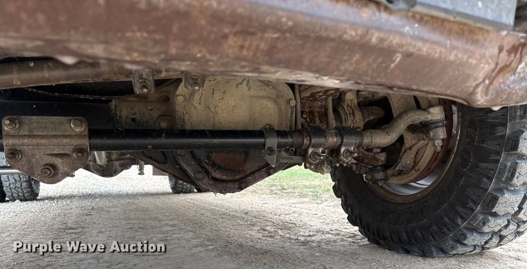 image for item FG0027 2003 Ford F350 Super Duty bale bed pickup truck