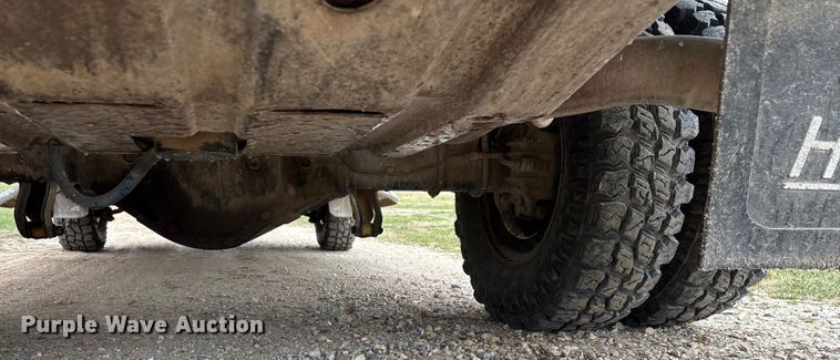 image for item FG0027 2003 Ford F350 Super Duty bale bed pickup truck