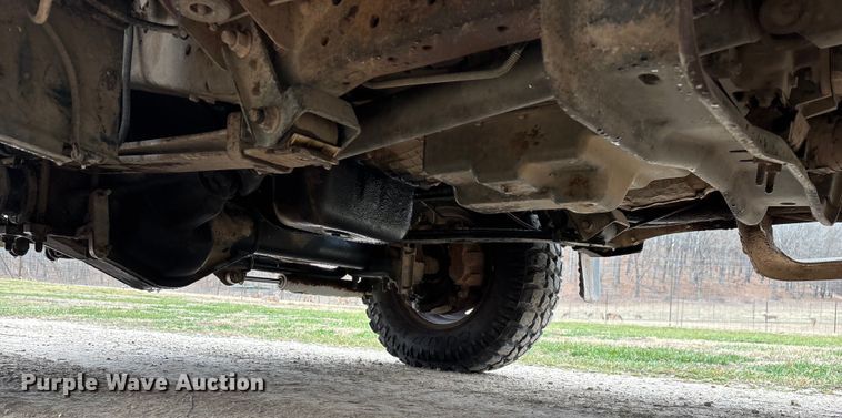 image for item FG0027 2003 Ford F350 Super Duty bale bed pickup truck