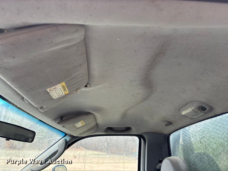 image for item FG0027 2003 Ford F350 Super Duty bale bed pickup truck