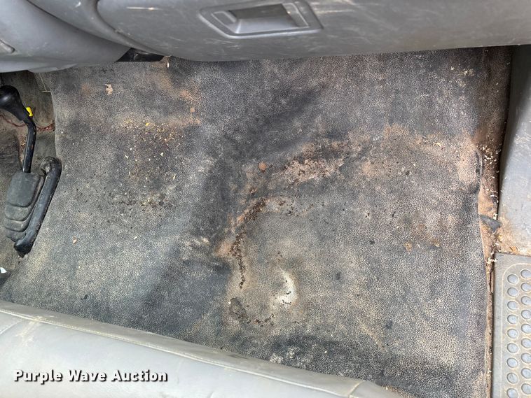 image for item FG0027 2003 Ford F350 Super Duty bale bed pickup truck