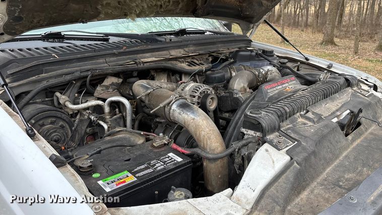 image for item FG0027 2003 Ford F350 Super Duty bale bed pickup truck