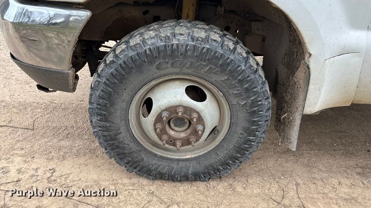 image for item FG0027 2003 Ford F350 Super Duty bale bed pickup truck