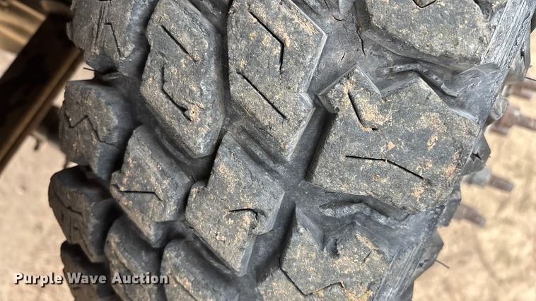 image for item FG0027 2003 Ford F350 Super Duty bale bed pickup truck