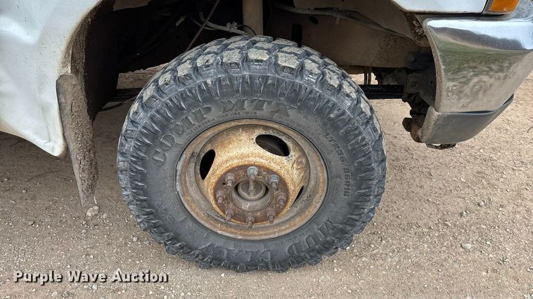 image for item FG0027 2003 Ford F350 Super Duty bale bed pickup truck