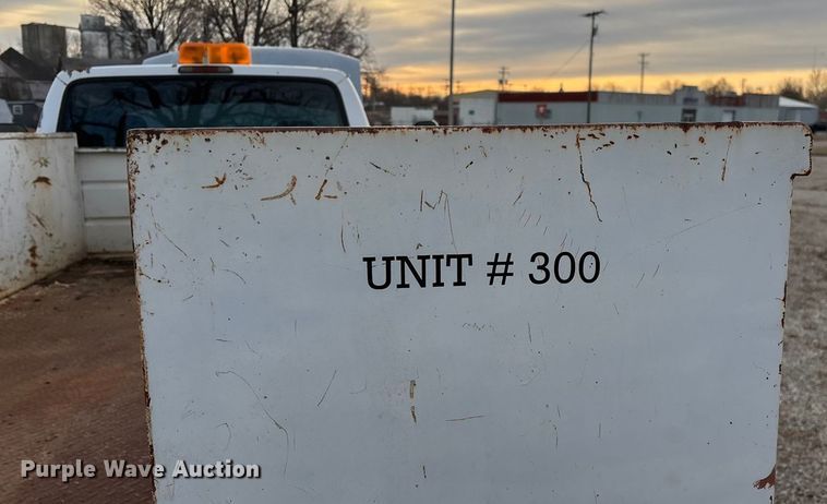 image for item FG0037 1995 Ford F350 utility bed pickup truck