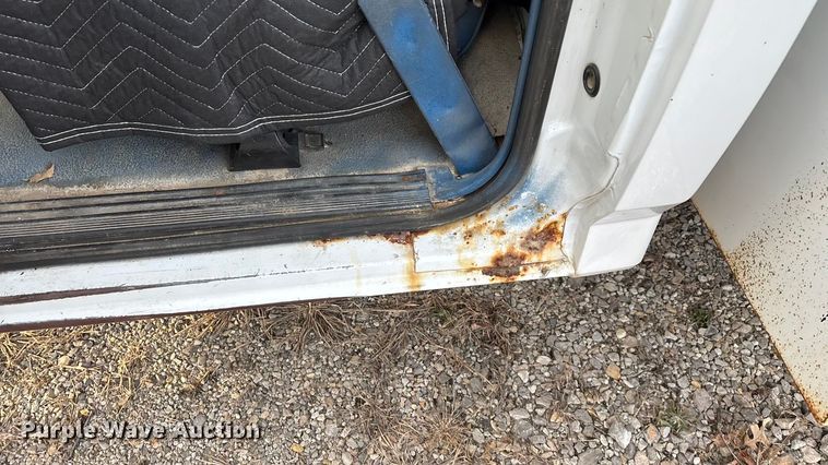 image for item FG0037 1995 Ford F350 utility bed pickup truck