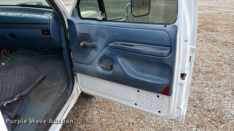 image for item FG0037 1995 Ford F350 utility bed pickup truck