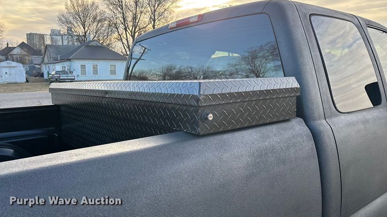 image for item FG0038 2003 Chevrolet Silverado 2500HD Ext. Cab pickup truck