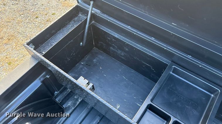 image for item FG0038 2003 Chevrolet Silverado 2500HD Ext. Cab pickup truck