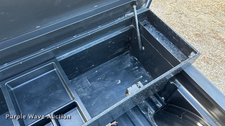 image for item FG0038 2003 Chevrolet Silverado 2500HD Ext. Cab pickup truck