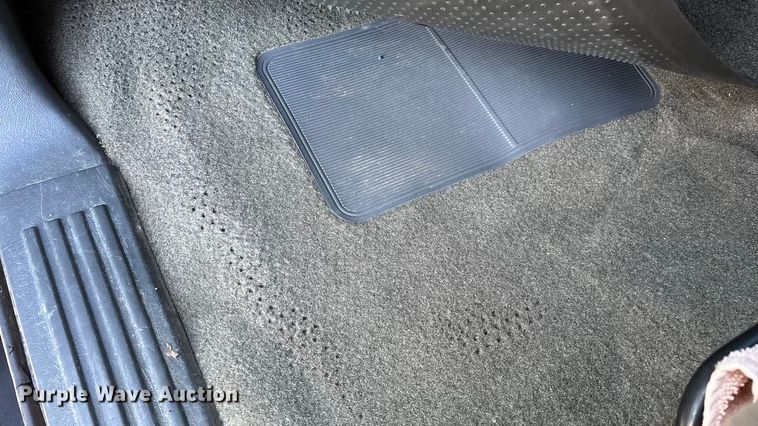 image for item FG0038 2003 Chevrolet Silverado 2500HD Ext. Cab pickup truck