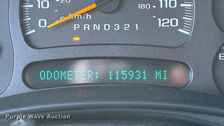 image for item FG0038 2003 Chevrolet Silverado 2500HD Ext. Cab pickup truck