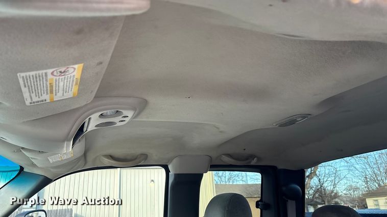 image for item FG0038 2003 Chevrolet Silverado 2500HD Ext. Cab pickup truck