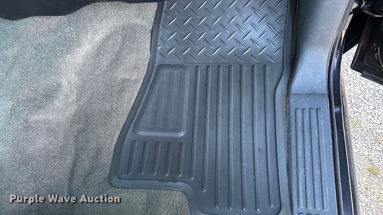 image for item FG0038 2003 Chevrolet Silverado 2500HD Ext. Cab pickup truck