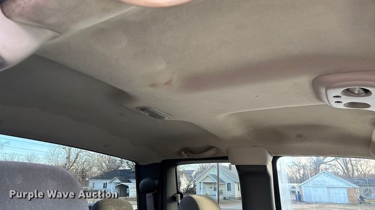 image for item FG0038 2003 Chevrolet Silverado 2500HD Ext. Cab pickup truck