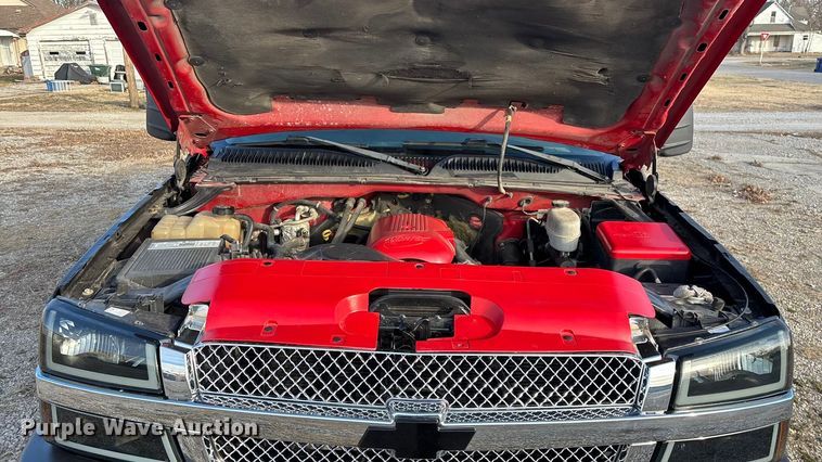 image for item FG0038 2003 Chevrolet Silverado 2500HD Ext. Cab pickup truck