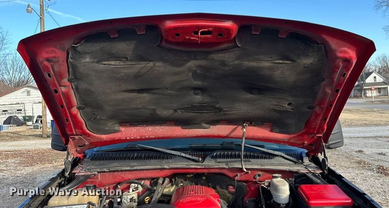 image for item FG0038 2003 Chevrolet Silverado 2500HD Ext. Cab pickup truck