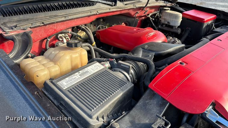 image for item FG0038 2003 Chevrolet Silverado 2500HD Ext. Cab pickup truck