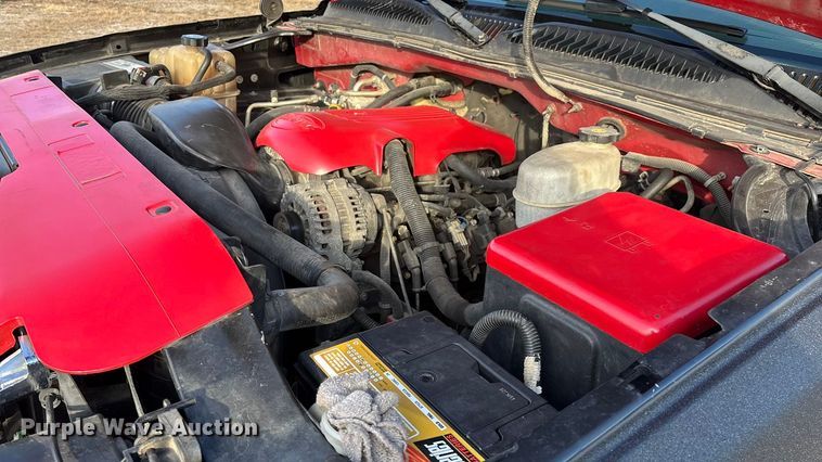 image for item FG0038 2003 Chevrolet Silverado 2500HD Ext. Cab pickup truck