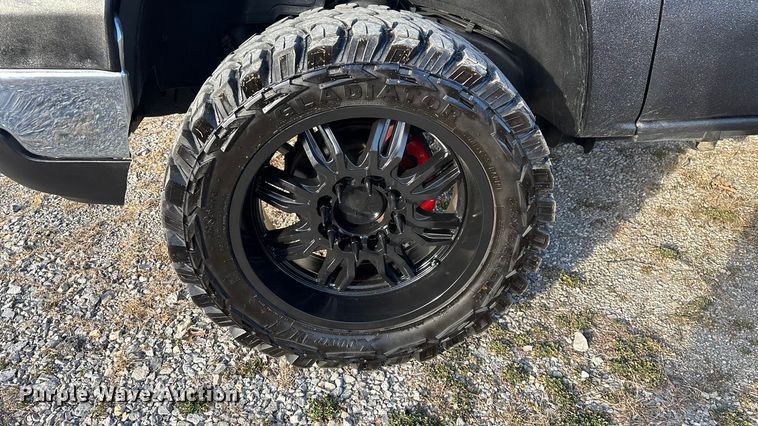 image for item FG0038 2003 Chevrolet Silverado 2500HD Ext. Cab pickup truck