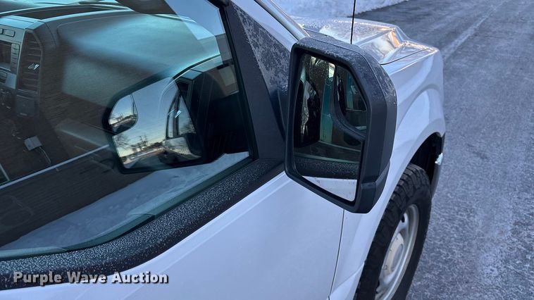 image for item FG0039 2016 Ford F150 Crew Cab pickup truck