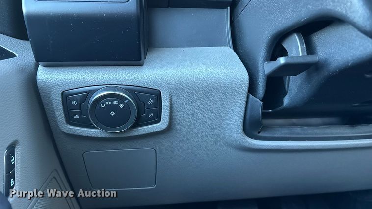 image for item FG0039 2016 Ford F150 Crew Cab pickup truck