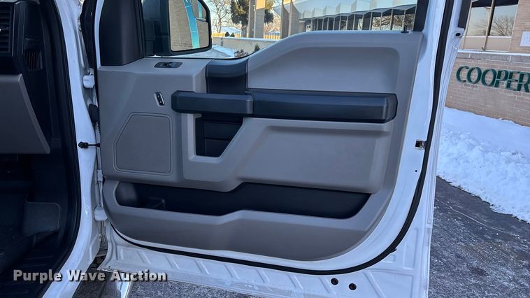 image for item FG0039 2016 Ford F150 Crew Cab pickup truck